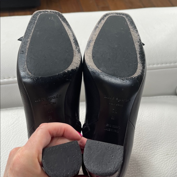 Kate Spade black leather boots with bow and patent leather accents - Picture 10 of 13